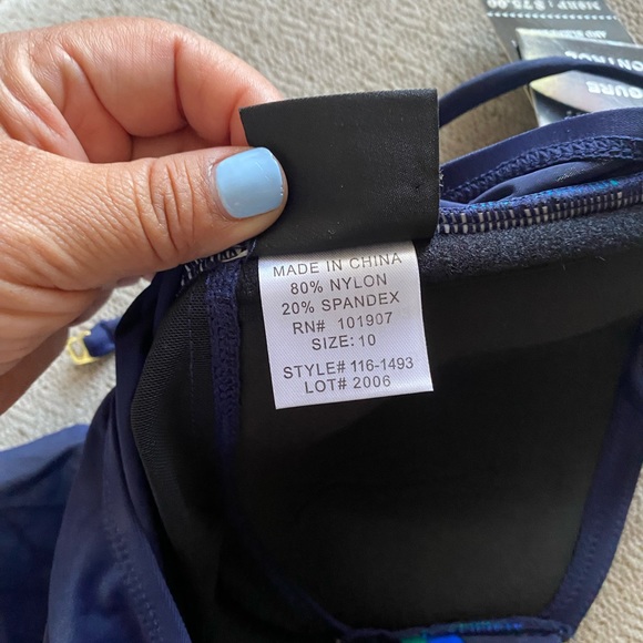 shore shapes one piece - Picture 7 of 11